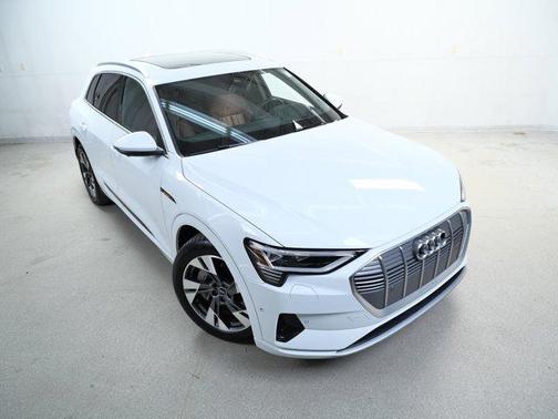 2021 Audi e-tron Prestige