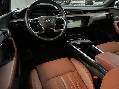 2021 Audi e-tron Prestige