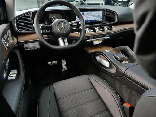 2026 Mercedes-Benz GLS 450 4MATIC