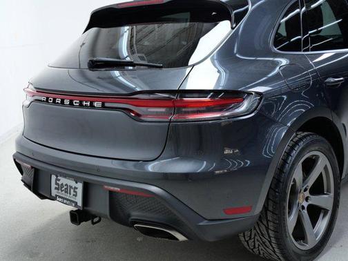 2022 Porsche Macan Base
