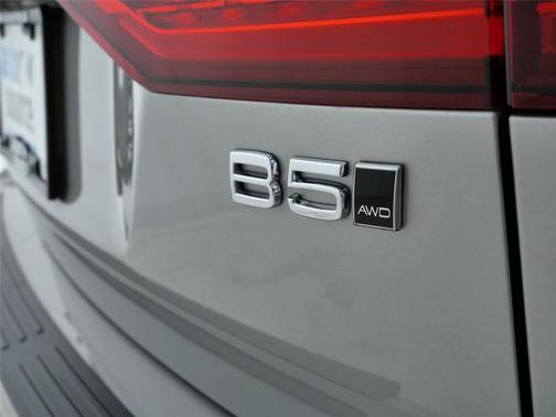 2025 Volvo V60 Cross Country B5 Plus