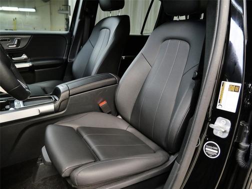 2025 Mercedes-Benz GLB 250 4MATIC