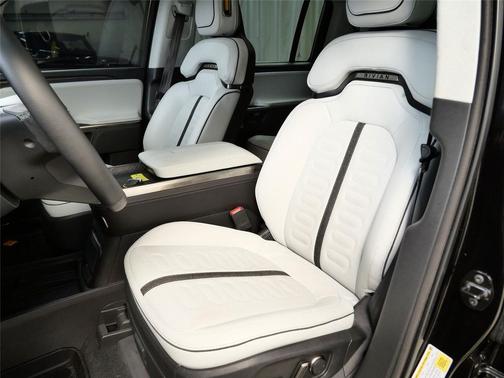 2023 Rivian R1S Adventure