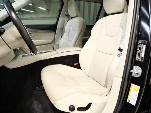 2023 Volvo XC90 B6 Plus 7-Seater