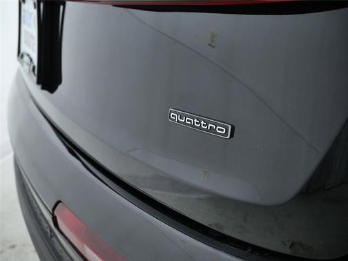 2025 Audi Q7 45 Premium Plus