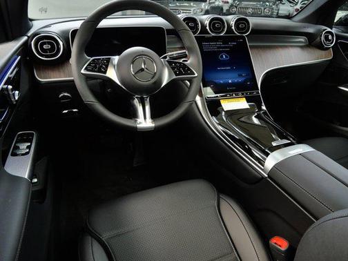 2025 Mercedes-Benz GLC 300 4MATIC