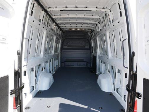 2025 Mercedes-Benz Sprinter 2500 High Roof