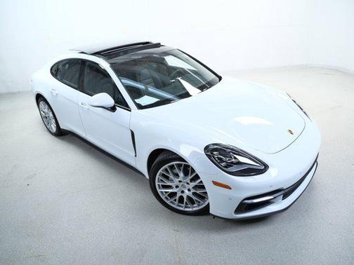 2019 Porsche Panamera 4