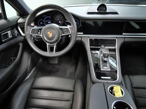 2019 Porsche Panamera 4