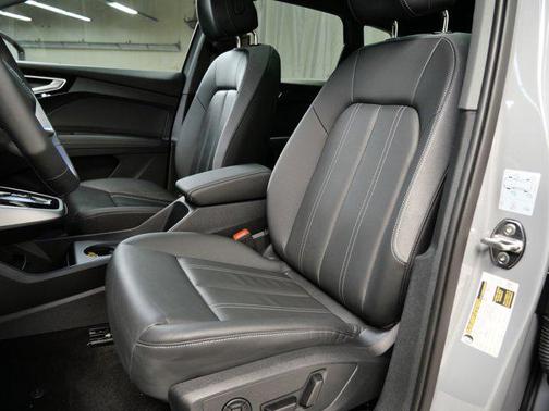 2024 Audi Q4 e-tron Prestige 55 quattro