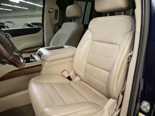 Dark Sapphire Blue Metallic 2019 GMC Yukon XL Denali