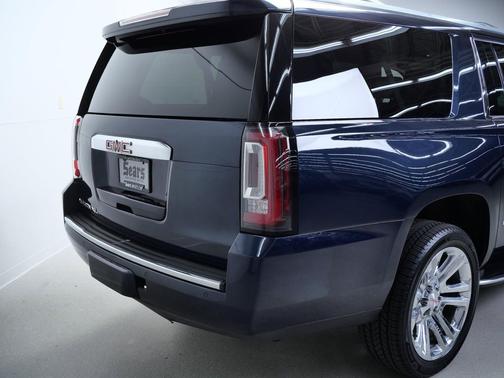 Dark Sapphire Blue Metallic 2019 GMC Yukon XL Denali