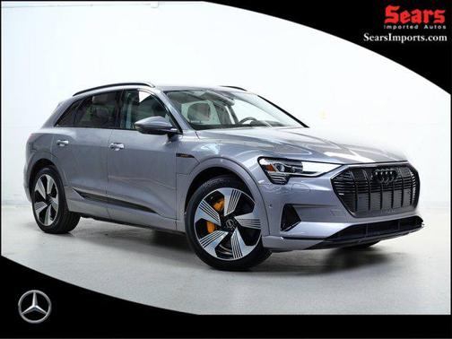 2022 Audi e-tron Premium Plus