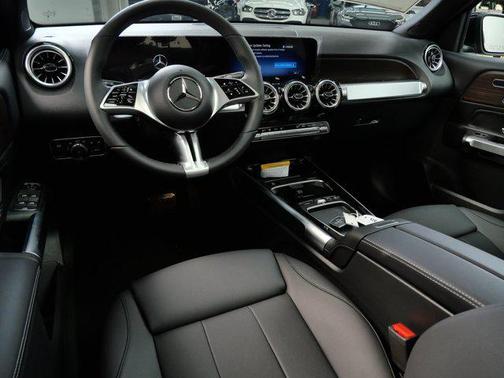 2026 Mercedes-Benz GLB 250 4MATIC