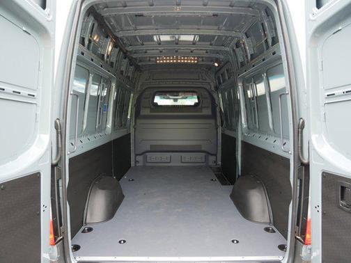 2025 Mercedes-Benz Sprinter 2500 Standard Roof
