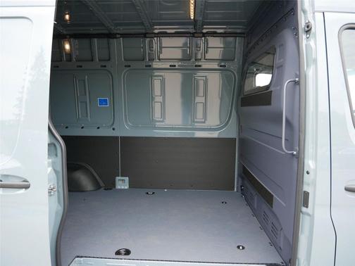 2025 Mercedes-Benz Sprinter 2500 Standard Roof