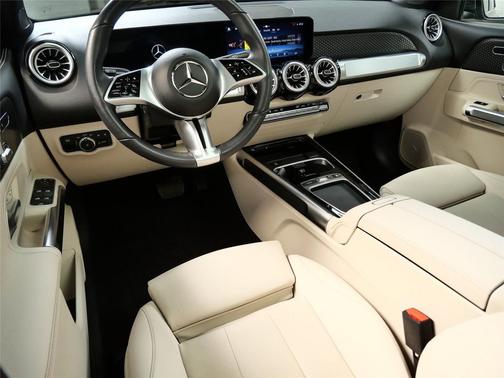 2025 Mercedes-Benz GLB 250 4MATIC