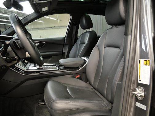2022 Audi Q7 55 Premium Plus