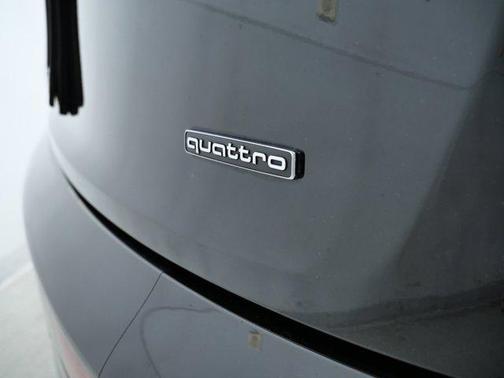 2022 Audi Q5 e 55 S line Prestige