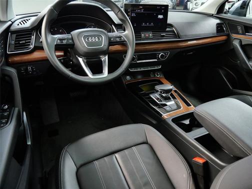 2023 Audi Q5 45 S line Premium