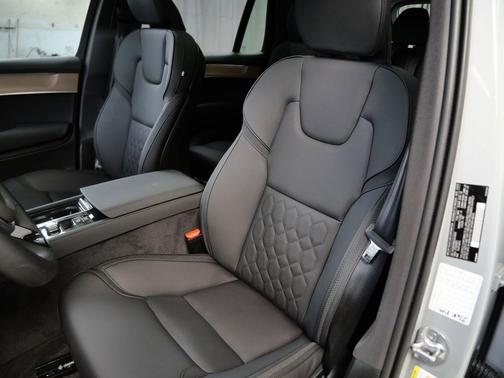 Gray 2025 Volvo XC90 B6 Plus 7-Seater