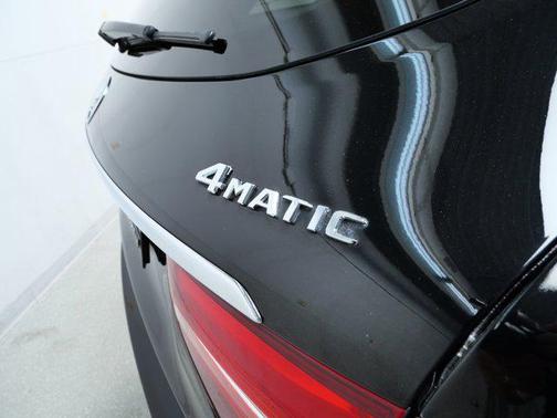 2018 Mercedes-Benz GLC 300 4MATIC