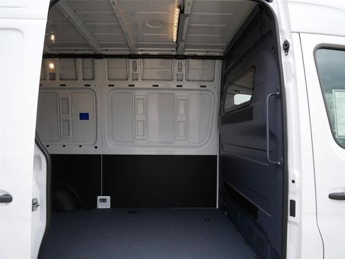 2025 Mercedes-Benz Sprinter 2500 Standard Roof