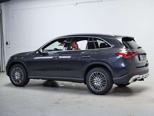 Graphite Grey Metallic 2026 Mercedes-Benz GLC 300 4MATIC