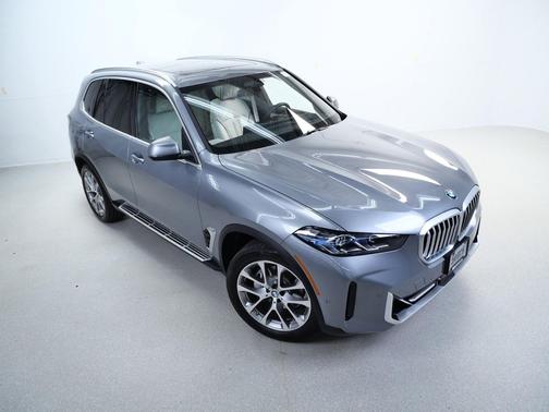 Skyscraper Grey Metallic 2026 BMW X5 xDrive40i