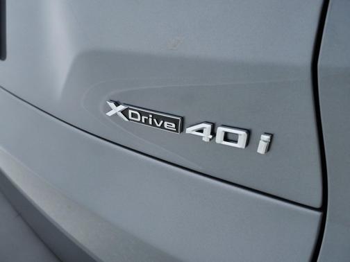 Skyscraper Grey Metallic 2026 BMW X5 xDrive40i