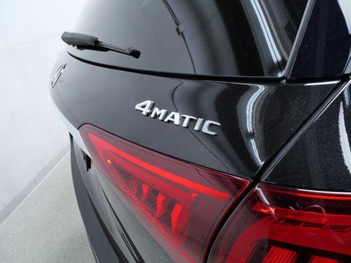 Obsidian Black Metallic 2023 Mercedes-Benz GLE 450 4MATIC