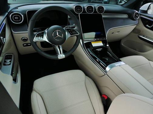 2025 Mercedes-Benz GLC 300 4MATIC
