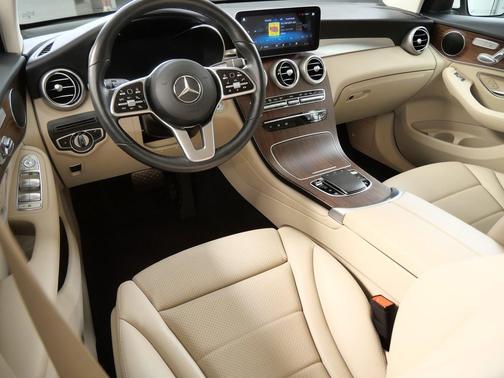 White 2022 Mercedes-Benz GLC 300 4MATIC
