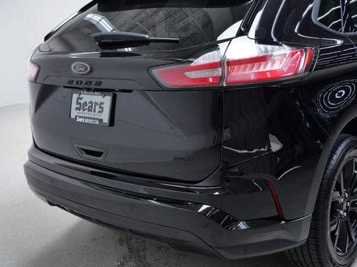 Agate Black Metallic 2022 Ford Edge SE