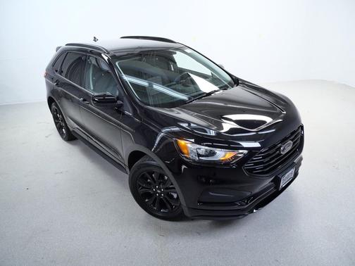 Agate Black Metallic 2022 Ford Edge SE