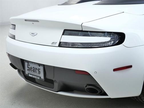 2015 Aston Martin V8 Vantage Base