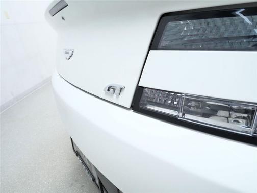 2015 Aston Martin V8 Vantage Base