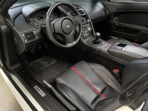 2015 Aston Martin V8 Vantage Base