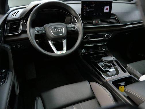 2024 Audi Q5 e 55 S line Premium Plus