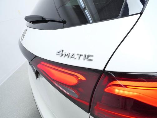 MANUFAKTUR Diamond White Metallic 2023 Mercedes-Benz GLC 300 4MATIC