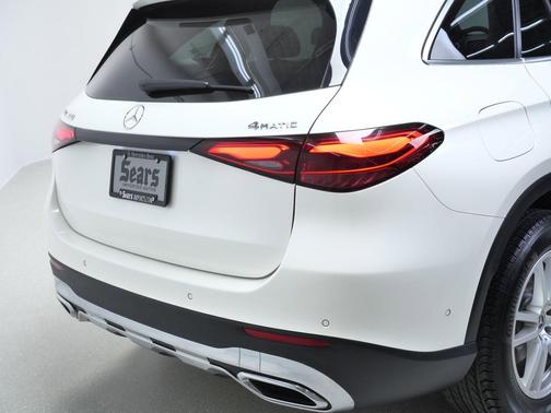 MANUFAKTUR Diamond White Metallic 2023 Mercedes-Benz GLC 300 4MATIC