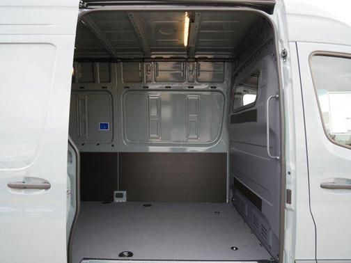 2025 Mercedes-Benz Sprinter 2500 High Roof