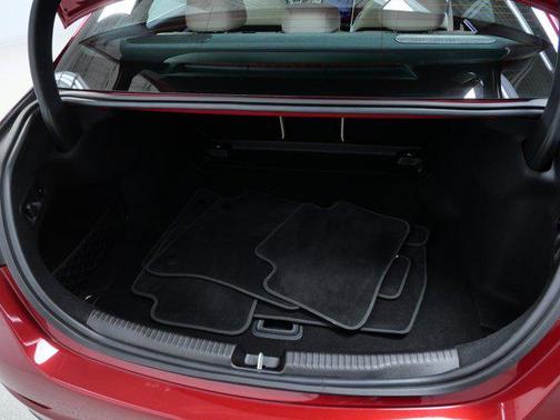 MANUFAKTUR Patagonia Red Metallic 2025 Mercedes-Benz C-Class C 300 4MATIC