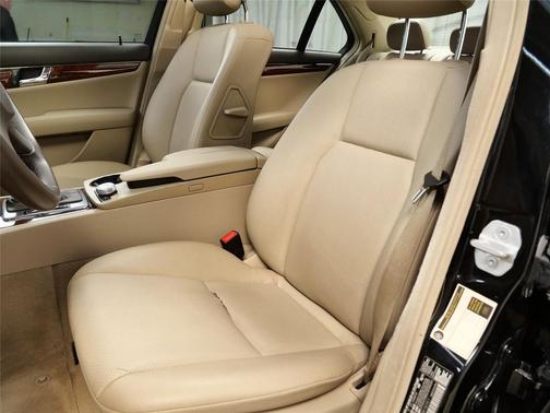 2011 Mercedes-Benz C-Class C 300 4MATIC Luxury