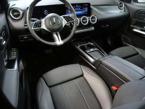 Cirrus Silver Metallic 2025 Mercedes-Benz GLA 250 4MATIC