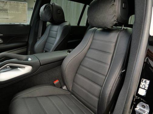 2025 Mercedes-Benz GLS 580 4MATIC