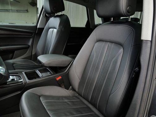 2022 Audi Q5 45 S line Premium