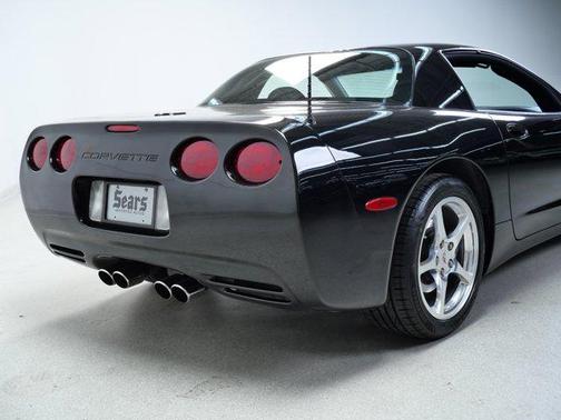2000 Chevrolet Corvette Base