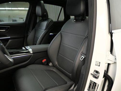 2025 Mercedes-Benz GLC 350e Base