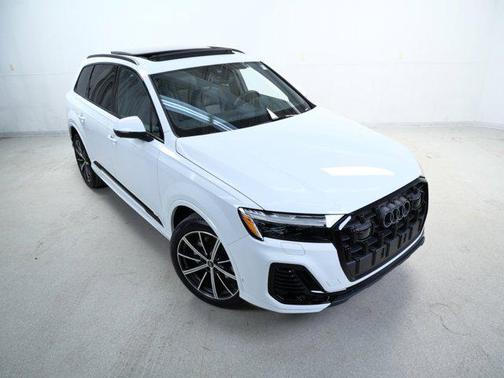 2025 Audi Q7 45 Premium Plus